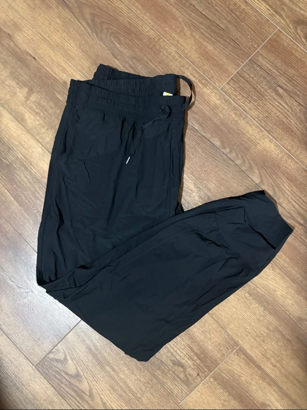Old Navy Sleektech pants- Lightweight Comfort